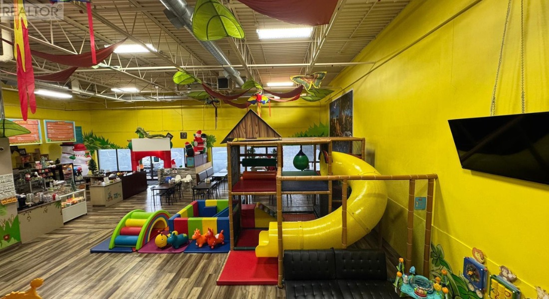 full view of inside property